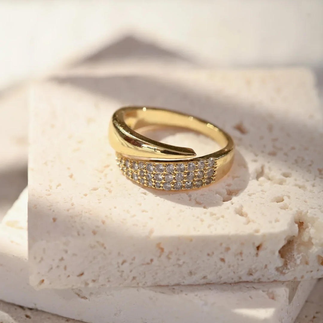 Belle | Elegant Gold Ring
