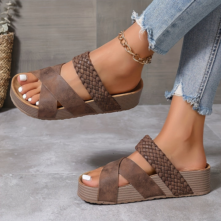 Toledo Sandal With Comfortable Platform Sole