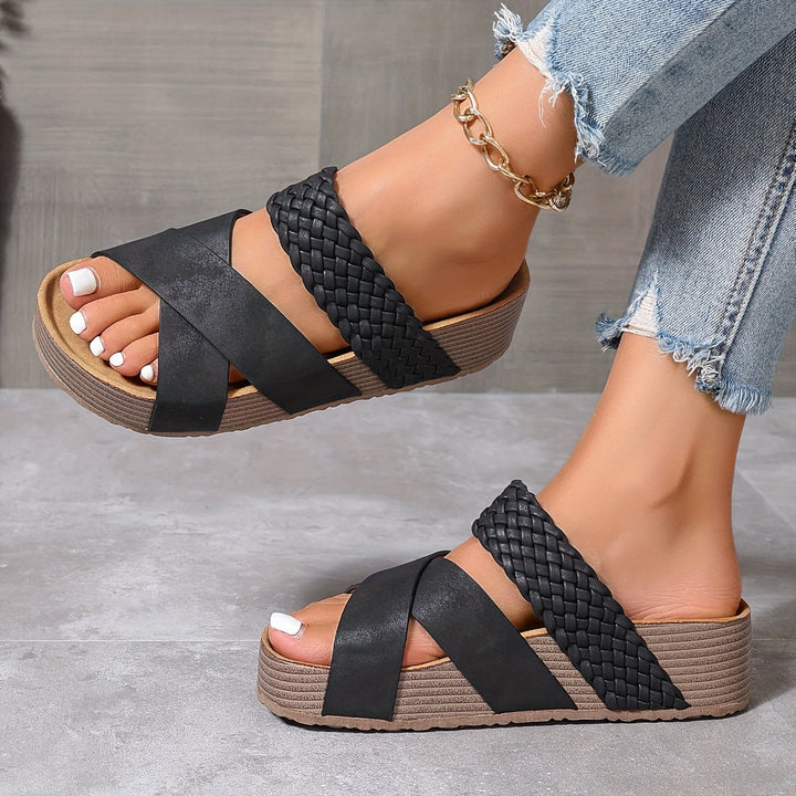 Toledo Sandal With Comfortable Platform Sole