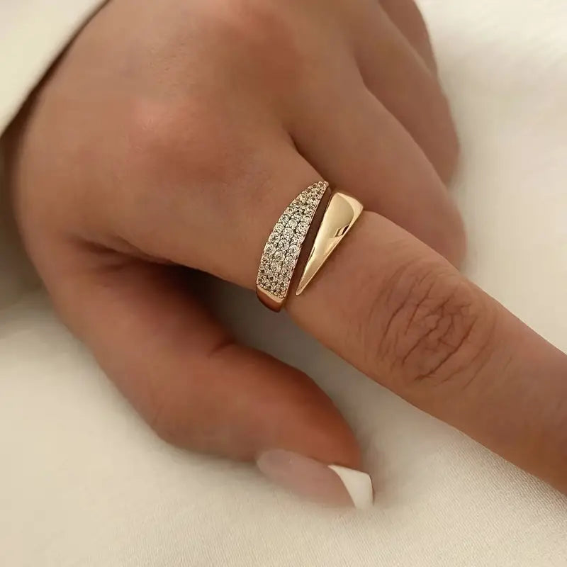 Belle | Elegant Gold Ring