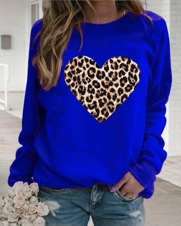 Lenka - Elegant Sweatshirt With Leopard Heart Print
