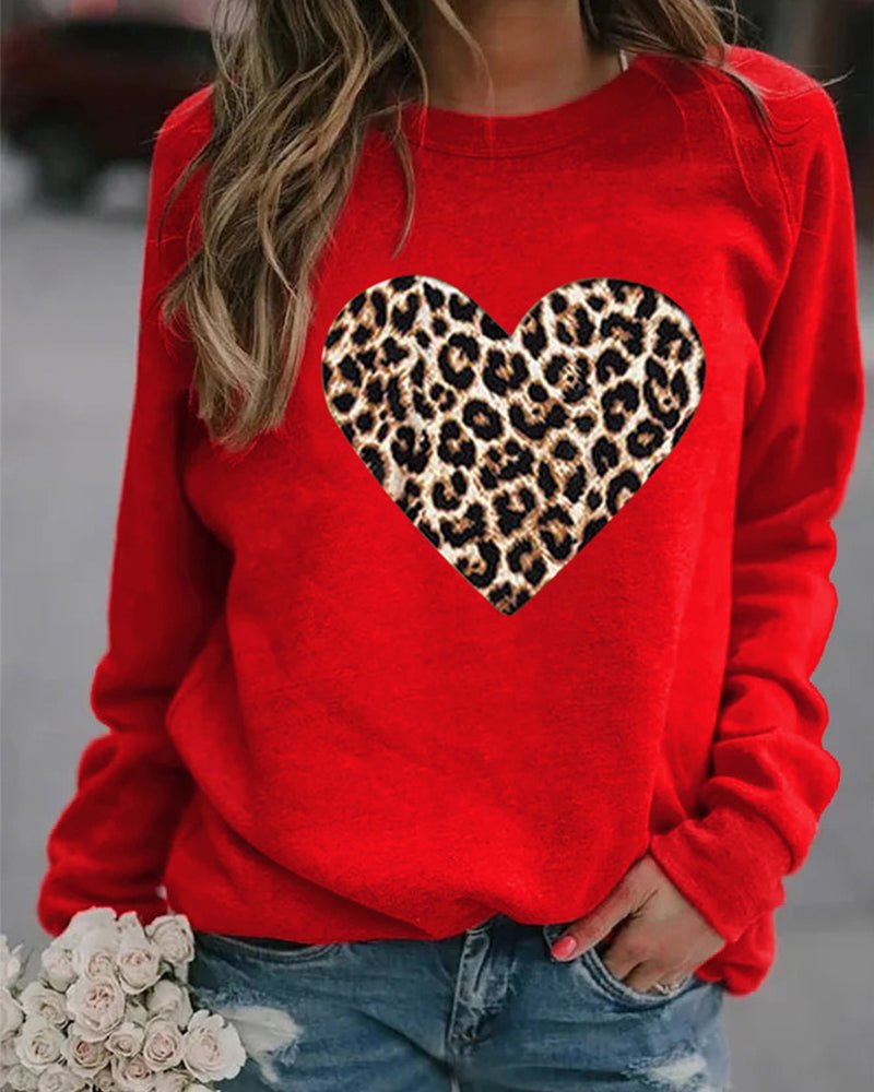 Lenka - Elegant Sweatshirt With Leopard Heart Print