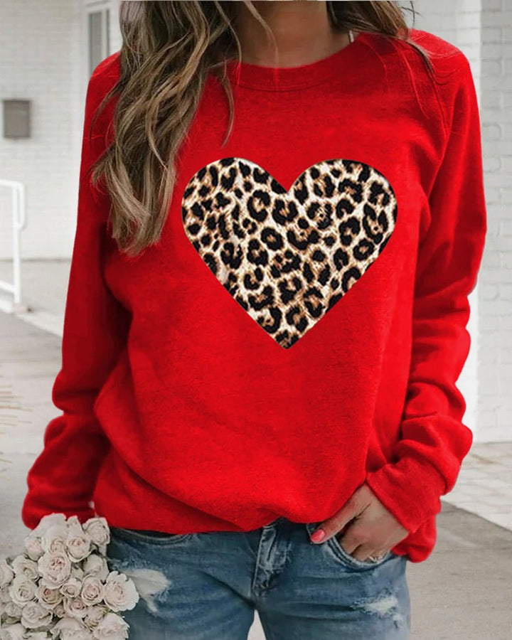 Lenka - Elegant Sweatshirt With Leopard Heart Print