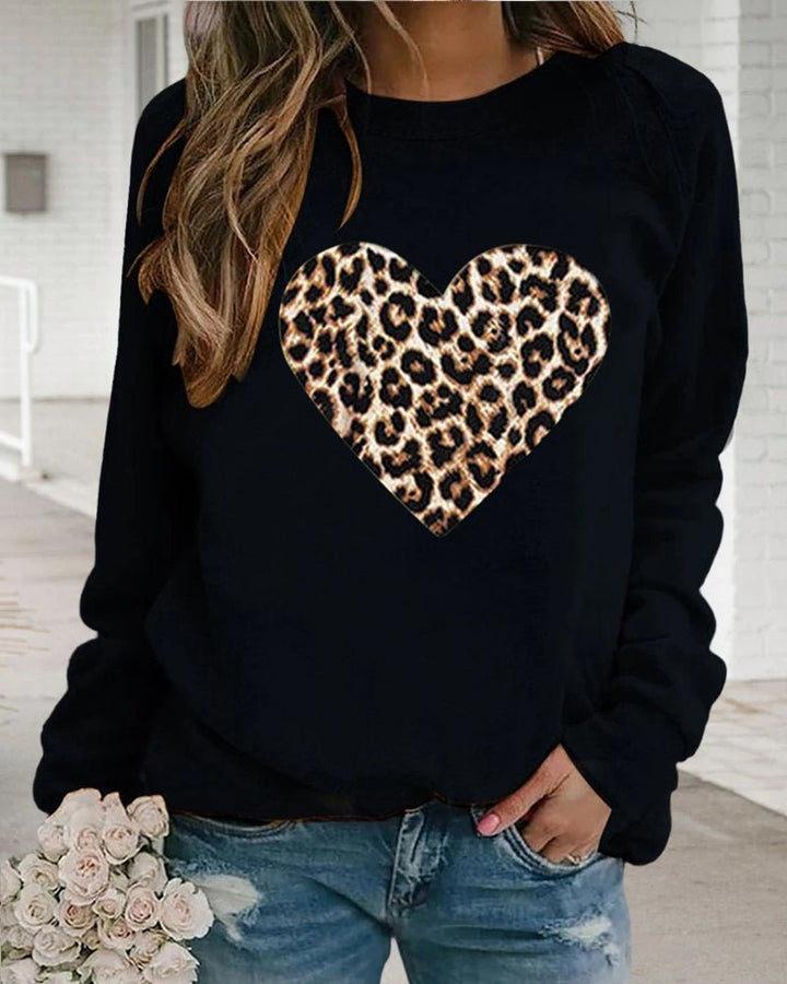 Lenka - Elegant Sweatshirt With Leopard Heart Print
