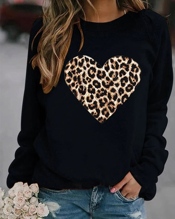 Lenka - Elegant Sweatshirt With Leopard Heart Print